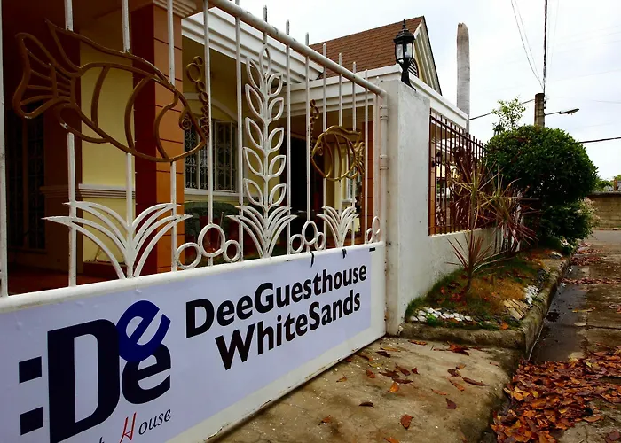 Dee White Sands Hostel